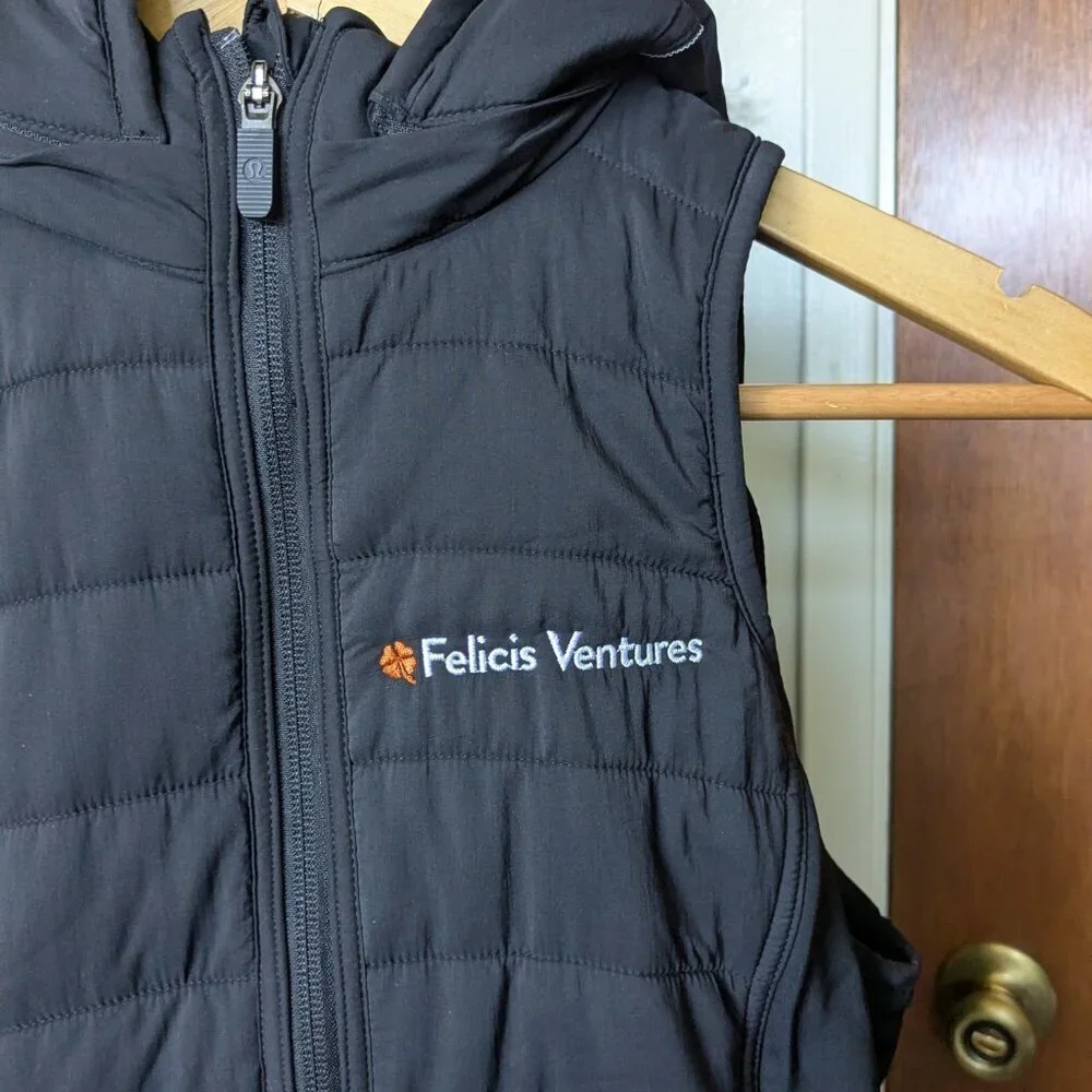 Lululemon Extra Mile Vest Black Puffer Vest Water Repellant Size 4